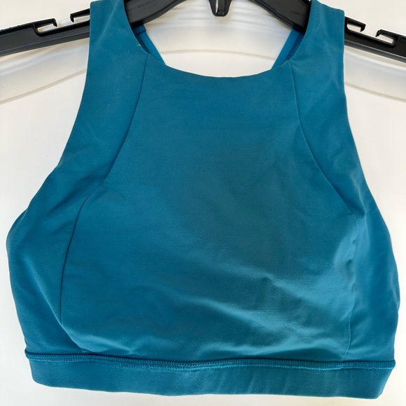 Lululemon high neck energy sports bra size 4 - Picture 1 of 3